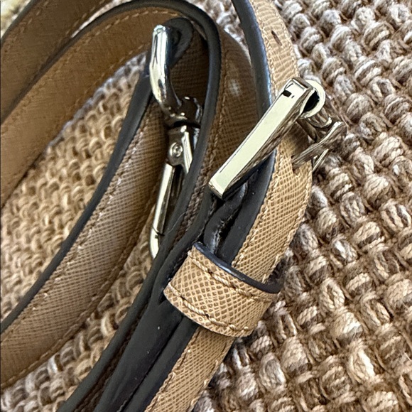 Michael Kors beige purse strap adjustable - Picture 2 of 5